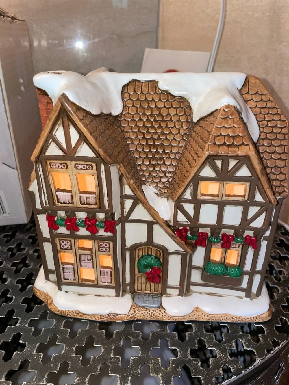Lefton Hampshire Christmas House Ceramic 07336 Hand Painted 1989